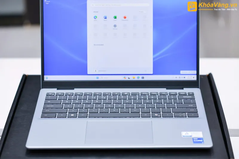 Laptop Dell Inspiron 14 plus 7440 được thiết kế với màn hình 14 inch có độ phân giải 2.2K (2240x1400)