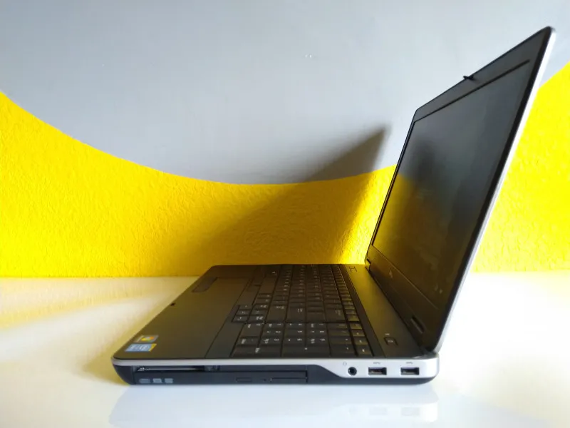 Laptop Dell Latitude E6540 hcm