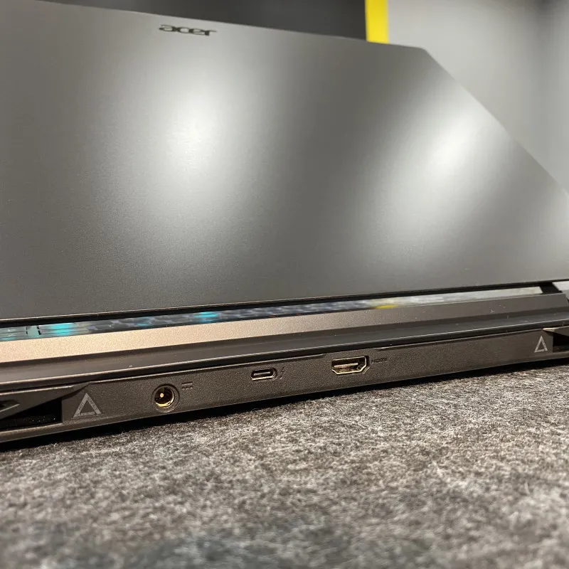Laptop Acer Nitro 5 17.3 inch Core i5 giá rẻ nhất