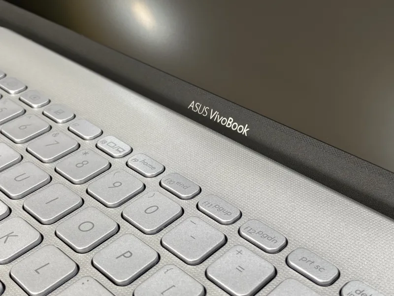 ASUS Vivobook 17 X712J - Core i5 giá siêu rẻ