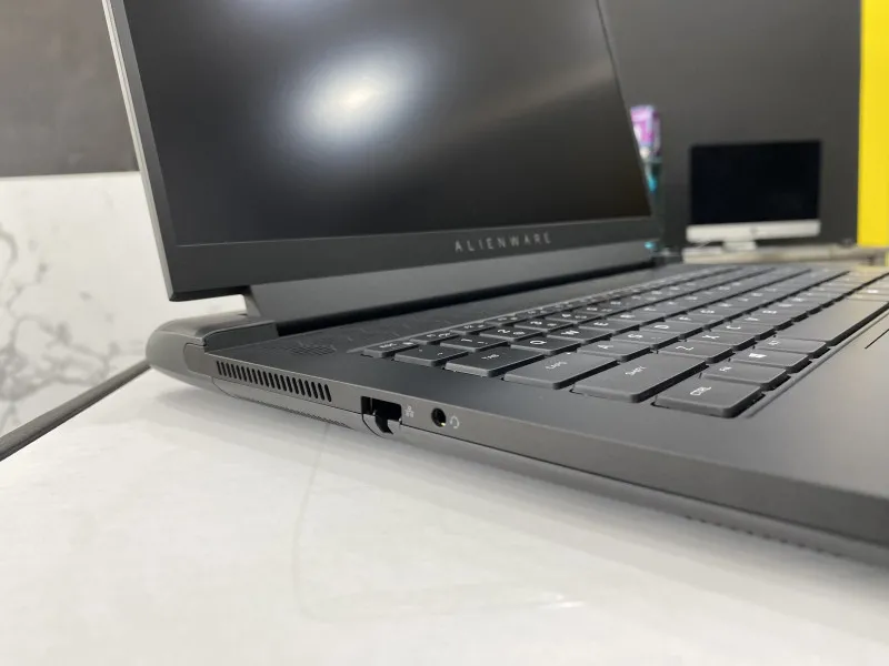 DELL ALIENWARE M15 R5