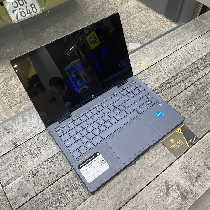 HP Pavilion X360 2-in-1 được trang bị màn hình mỏng linh hoạt