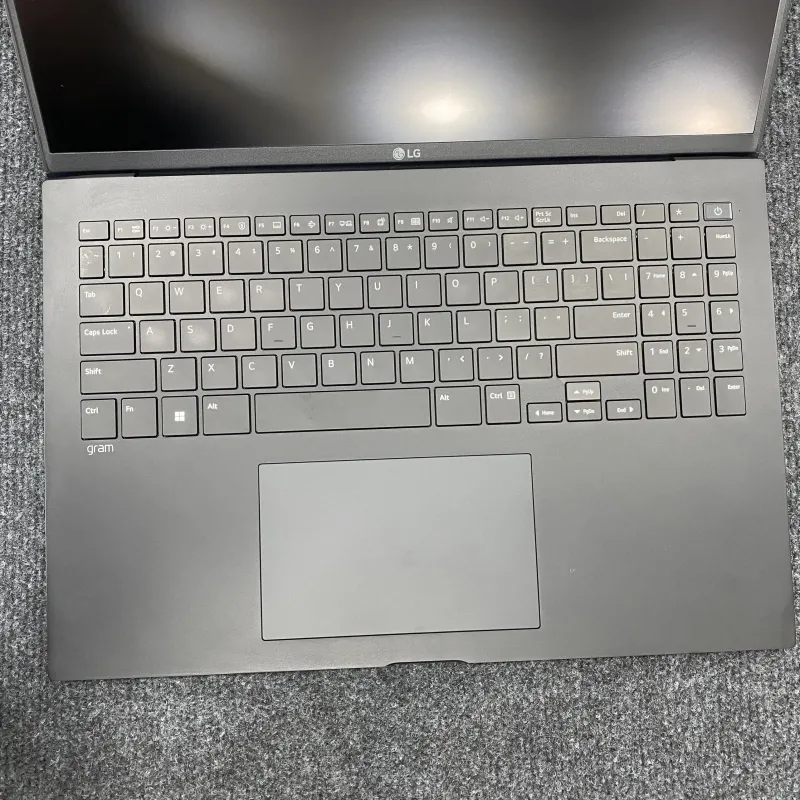 laptop LG Gram 2022 16Z90Q bền bỉ