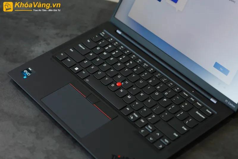 Lenovo ThinkPad X1 Carbon Gen 11 rẻ nhất