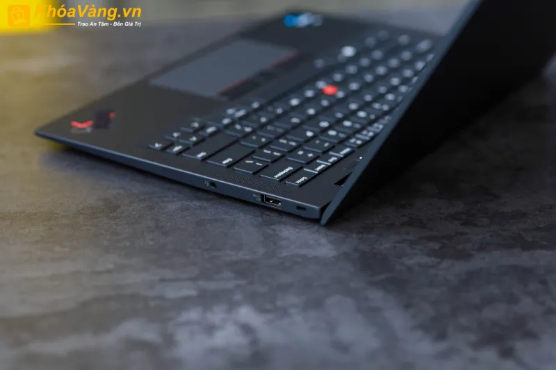 Lenovo ThinkPad X1 Carbon Gen 11 chính hãng