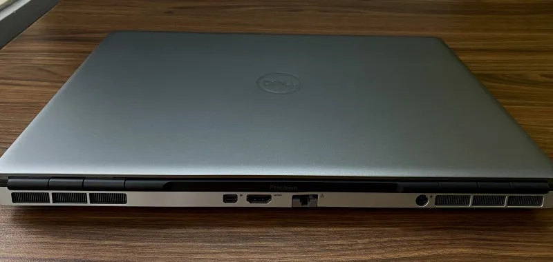 Laptop Dell Precision 7560 bảo hành 12 tháng
