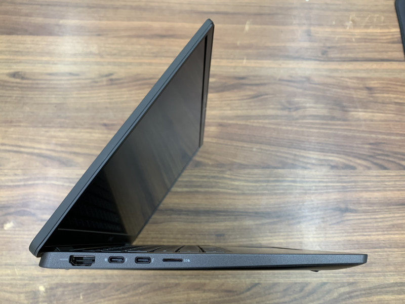 Dell Latitude 7410 | Core i7-10610U | RAM 16GB | SSD 256GB | 14inch FullHD | Like new 99%