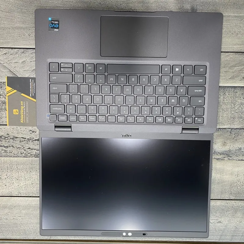 Dell Latitude 7420 Được trang bị bàn phím dạng Multi-touch đầy đủ