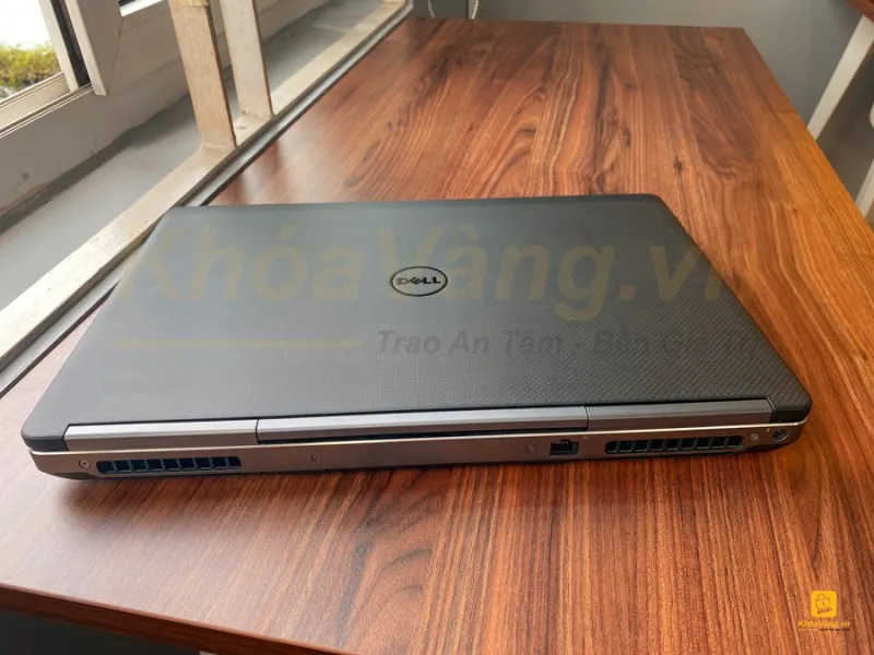 Dell Precision 7720 Core i7 bền