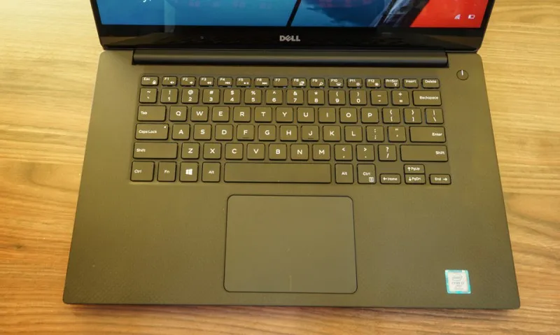 Bàn phím và Touchpad của Dell Precision không thay đổi so với người tiền nhiệm trước đó.