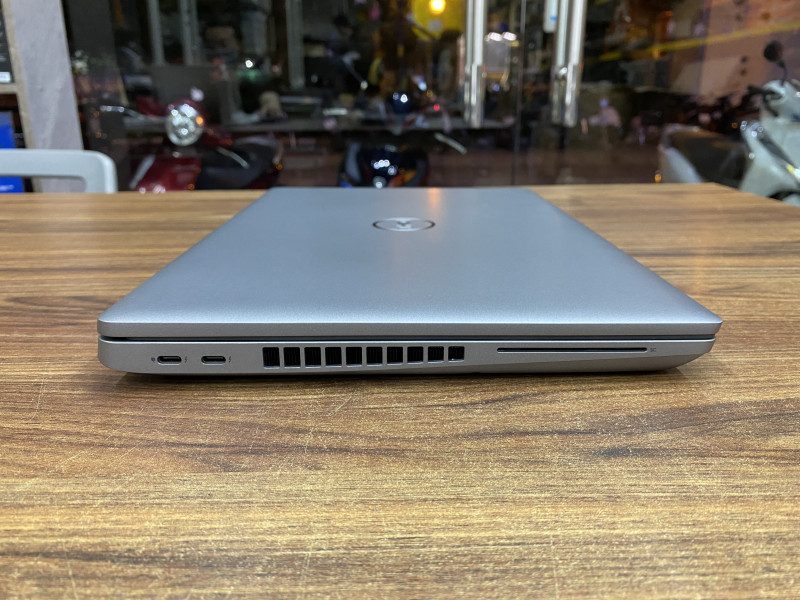 Dell Precision 3561 | Core i5-11500H | RAM 16GB | SSD 512GB | UHD Graphics | 15.6