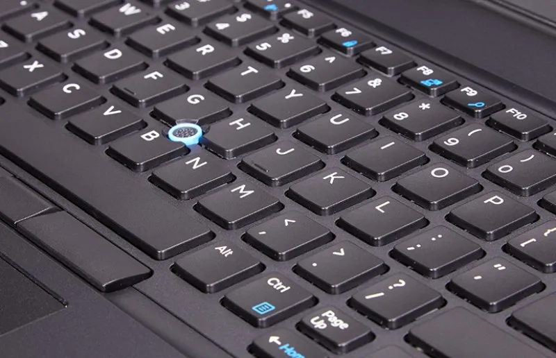 Dell Precision 7510 được trang bị bàn phím, touchpad và Pointing Stick vô cùng hiện đại