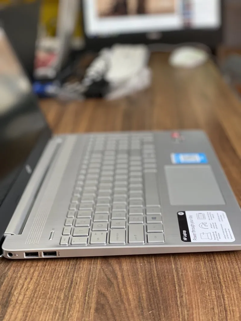 HP Laptop15-EF2127WM được trang bị Cổng kết nối đa dạng, hiện đại