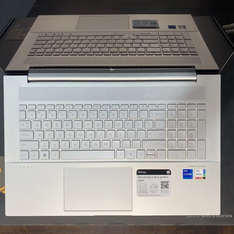 HP Envy 17-CH027CL