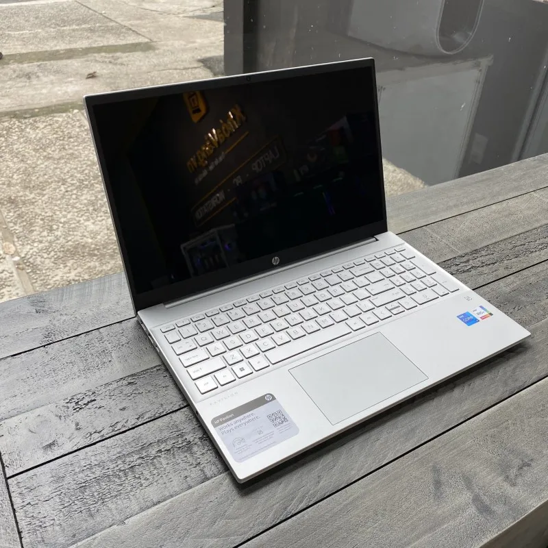 HP Pavilion 15- eg2071cl