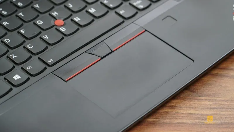 Bàn di chuột thiết kế với kích thước rộng rãi của Lenovo ThinkPad L390