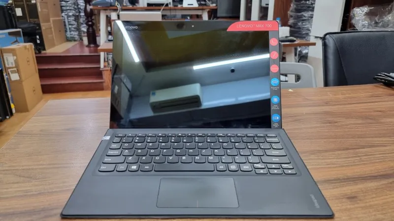Lenovo Tablet MIIX 700 có thiết kế nhỏ gọn