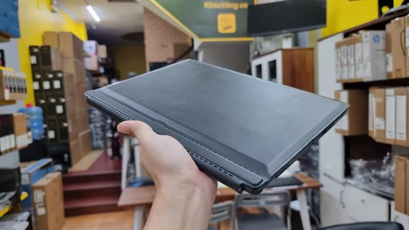 Lenovo Tablet MIIX 700 là một chiếc máy tính bảng đa năng