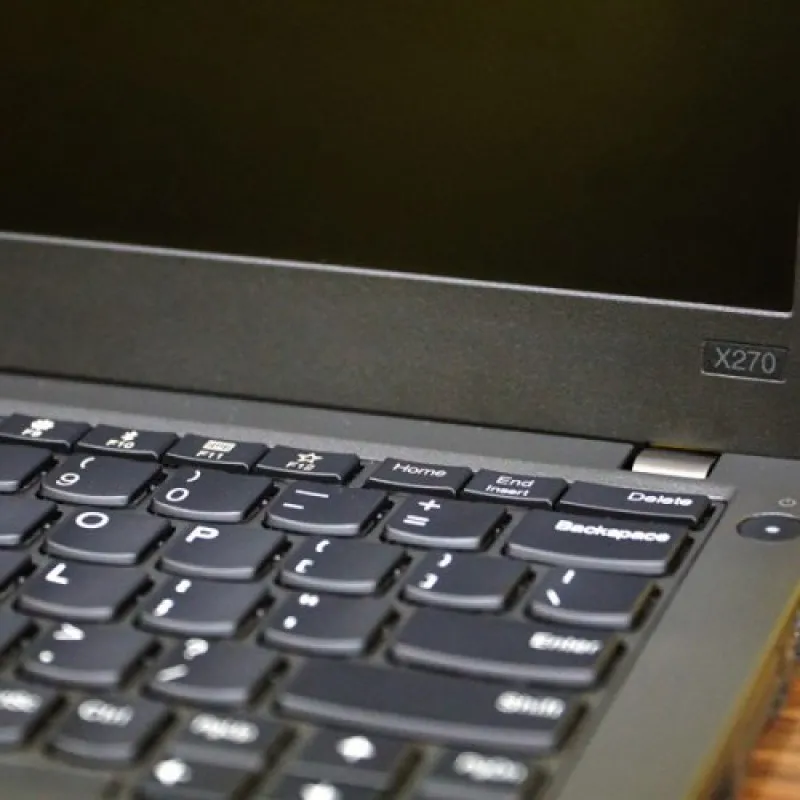 Lenovo ThinkPad X270 được trang bị vi xử lý Intel Core thế hệ 7