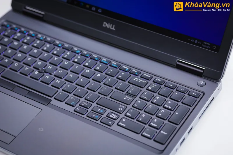 Bàn phím của Dell Precision 7540 XEON E-2276M được thiết kế fullsize
