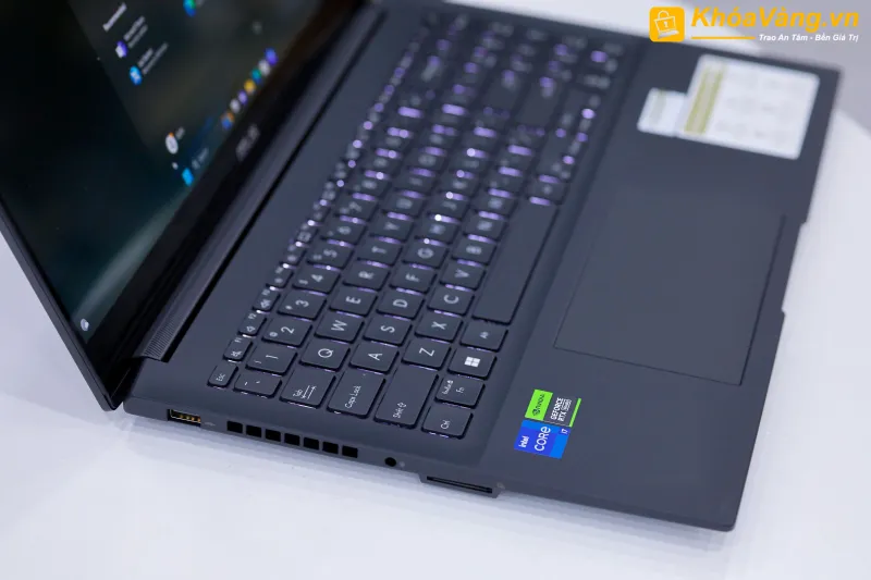 Đèn bàn phím của Asus Creator Laptop 15 Q530 ( 2023 / Intel Core i7-13620H/16/ 512GB/ RTX 3050 6GB