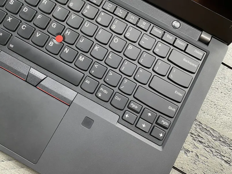 Lenovo ThinkPad T14 Gen 2 i5 được trang bị một viên pin Lithium Ion 3-cell 