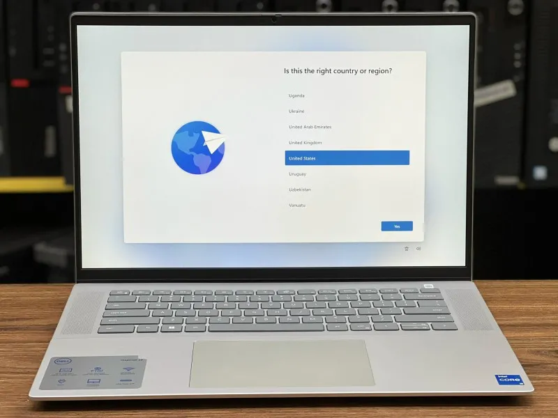 Dell Inspiron 16 5620 giá tốt