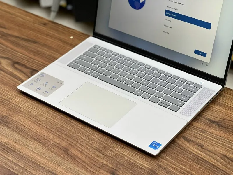 Dell Inspiron 16 5620 giá rẻ nhất