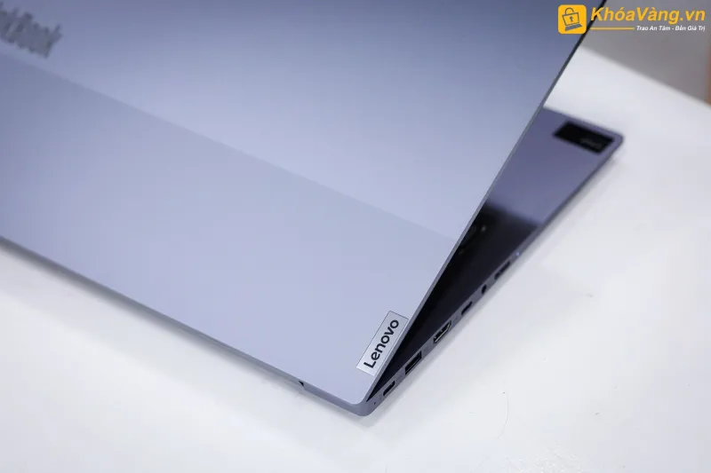 Đa dạng cổng kết nối trên Lenovo ThinkBook 14 G4+ ARA R7-6800H