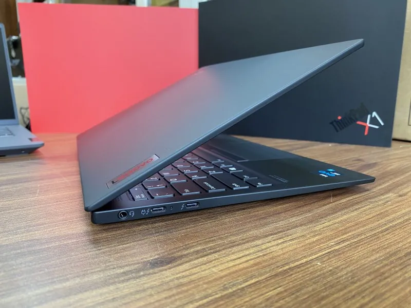 Lenovo ThinkPad X1 Nano tốt nhất